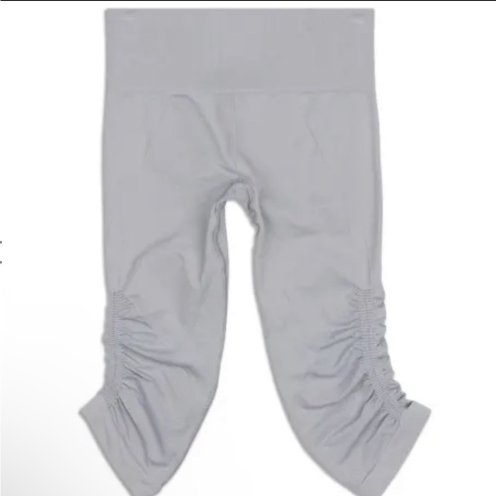 Lululemon In the Flow Cropped Leggings EUC